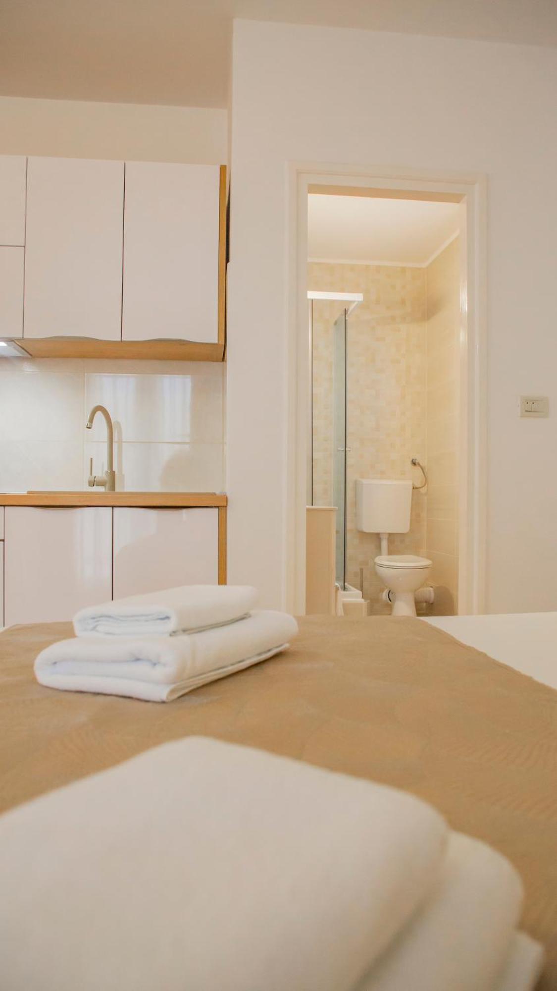 Baska Voda Apartments - Steps From The Beach, Free Parking, Central Location Екстер'єр фото