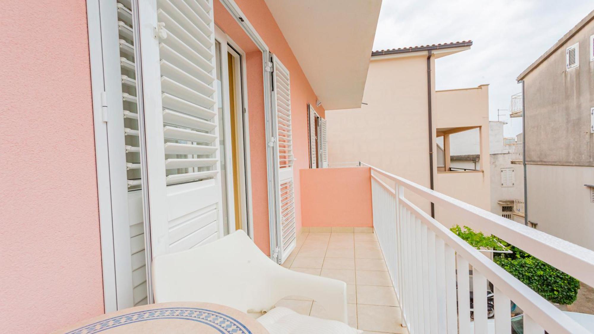 Baska Voda Apartments - Steps From The Beach, Free Parking, Central Location Екстер'єр фото