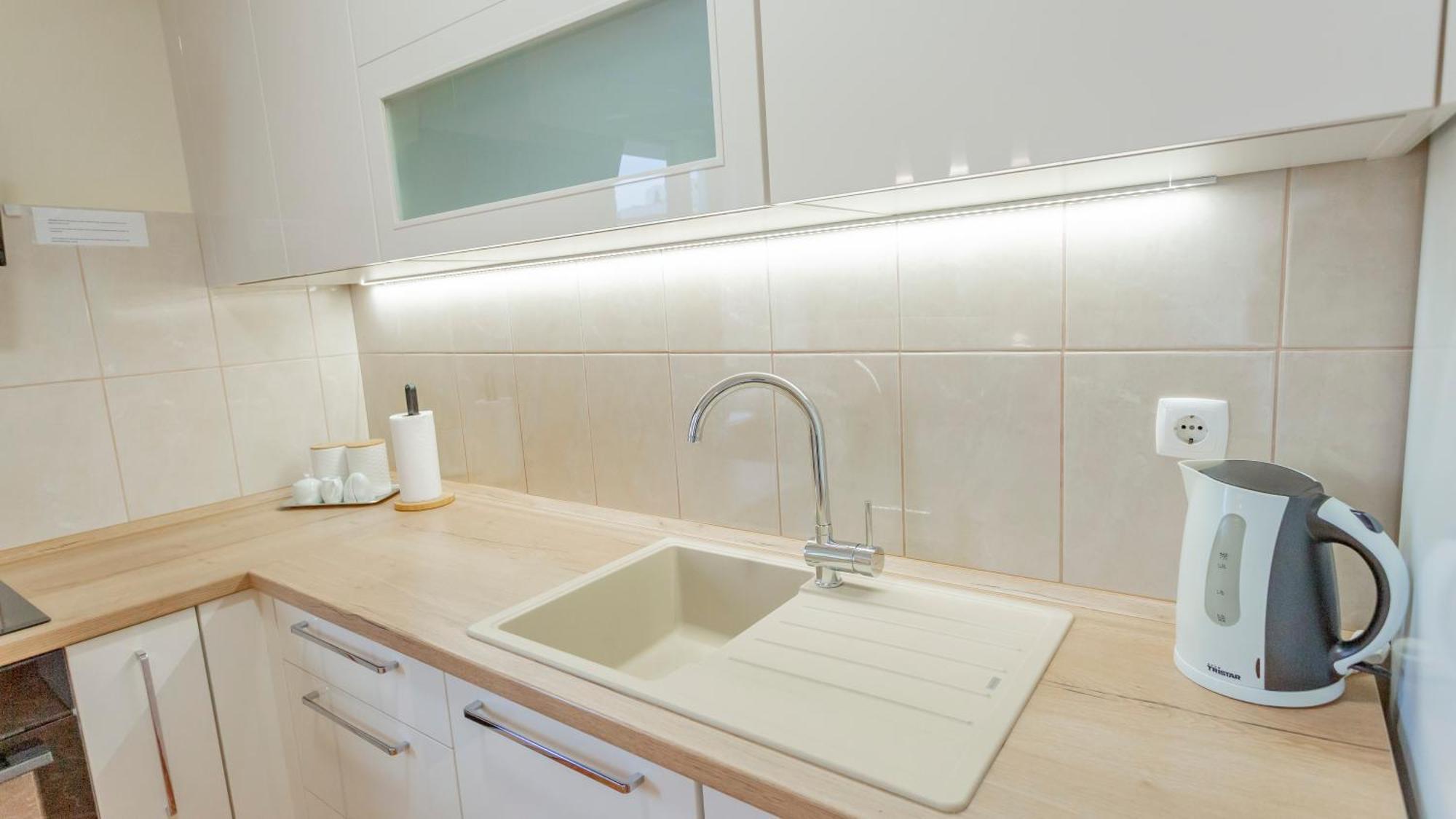 Baska Voda Apartments - Steps From The Beach, Free Parking, Central Location Екстер'єр фото