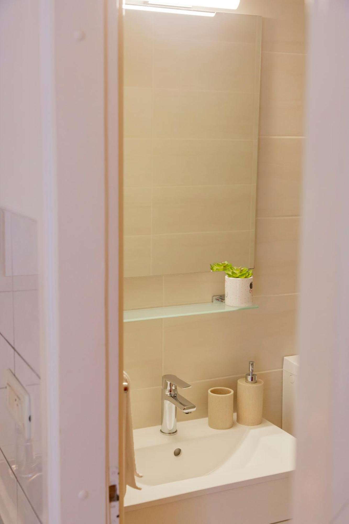 Baska Voda Apartments - Steps From The Beach, Free Parking, Central Location Екстер'єр фото