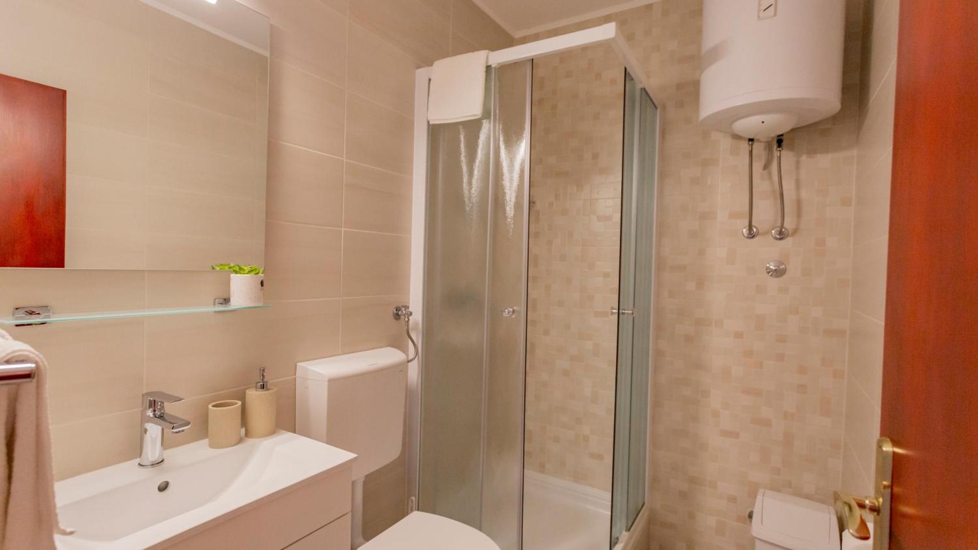 Baska Voda Apartments - Steps From The Beach, Free Parking, Central Location Екстер'єр фото