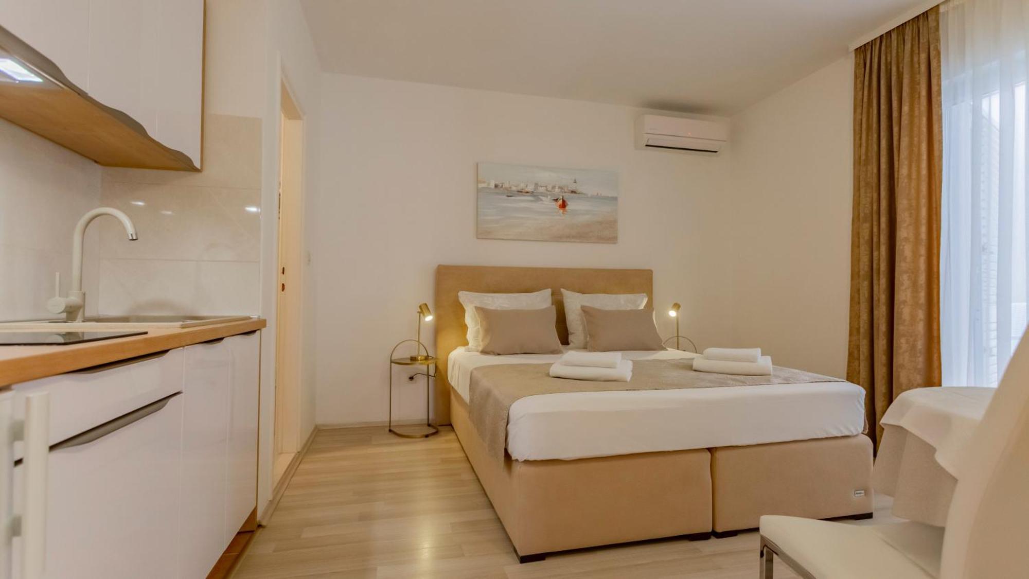 Baska Voda Apartments - Steps From The Beach, Free Parking, Central Location Екстер'єр фото