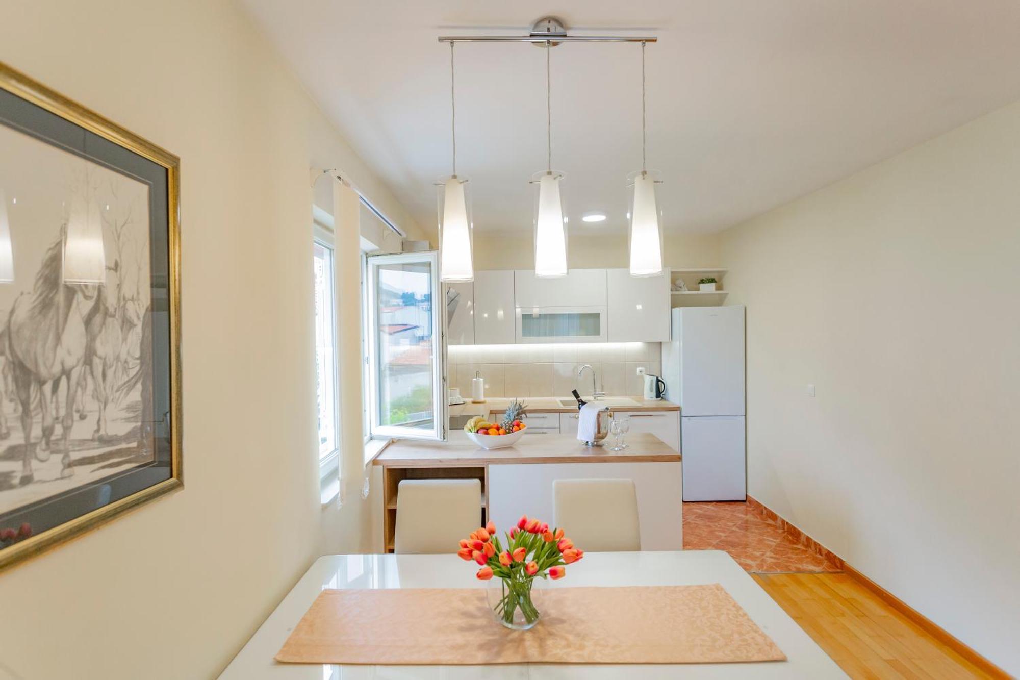 Baska Voda Apartments - Steps From The Beach, Free Parking, Central Location Екстер'єр фото