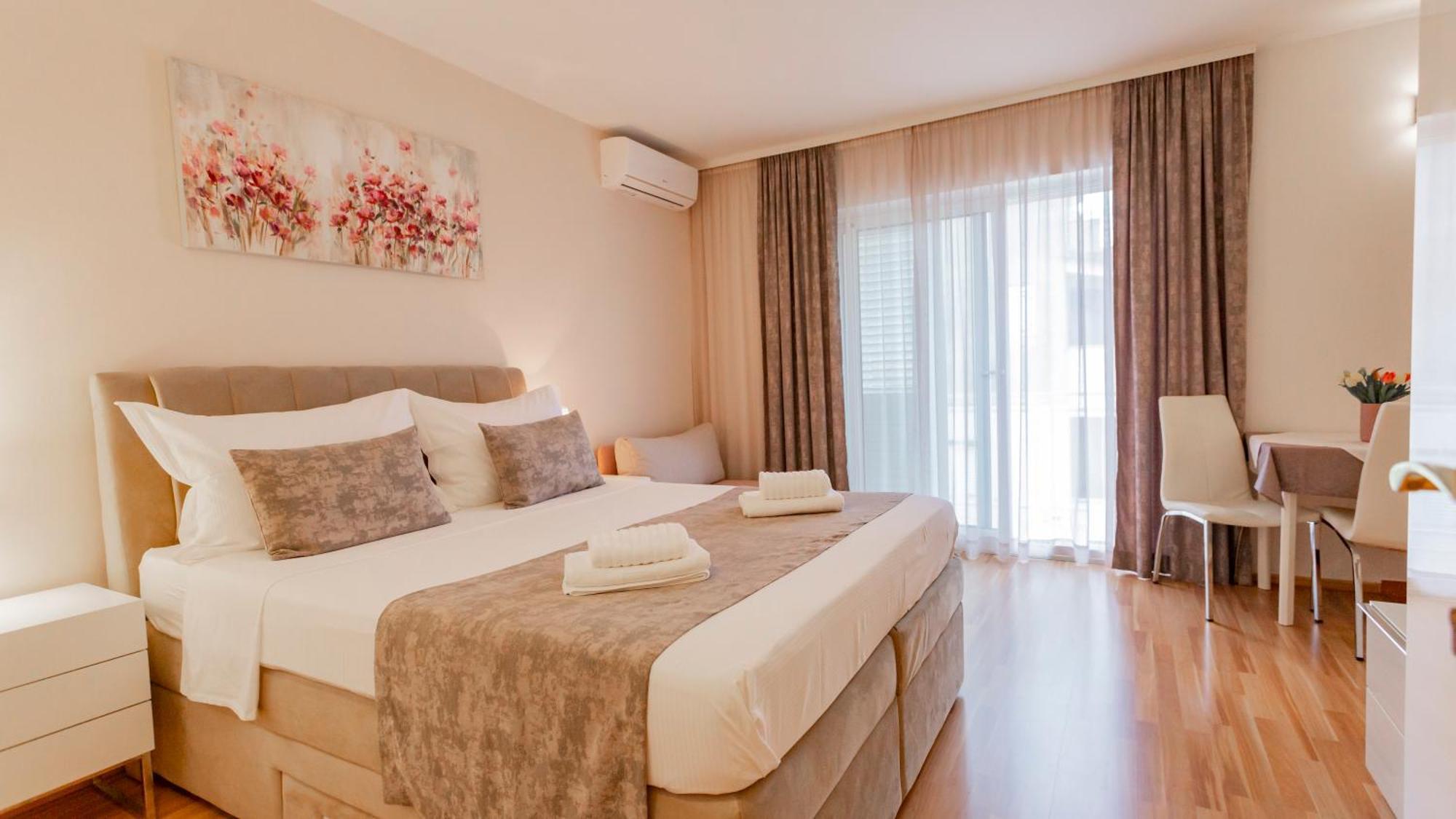 Baska Voda Apartments - Steps From The Beach, Free Parking, Central Location Екстер'єр фото