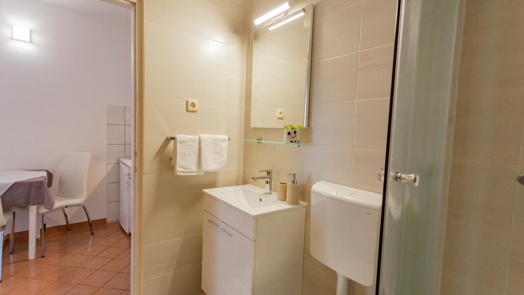 Baska Voda Apartments - Steps From The Beach, Free Parking, Central Location Екстер'єр фото