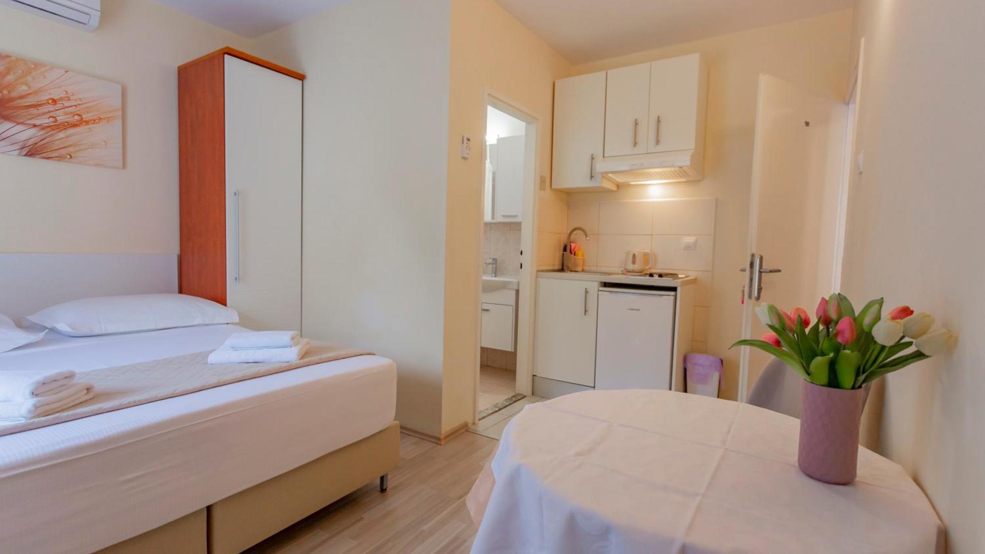 Baska Voda Apartments - Steps From The Beach, Free Parking, Central Location Екстер'єр фото