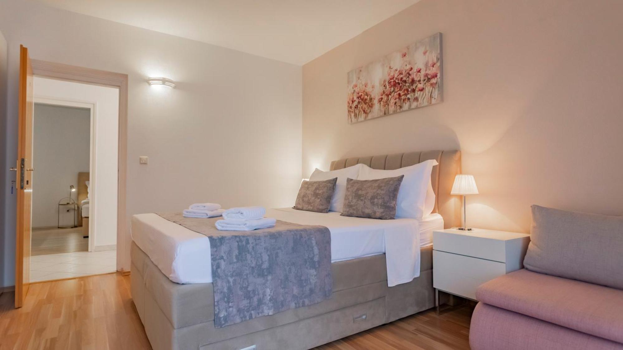 Baska Voda Apartments - Steps From The Beach, Free Parking, Central Location Екстер'єр фото