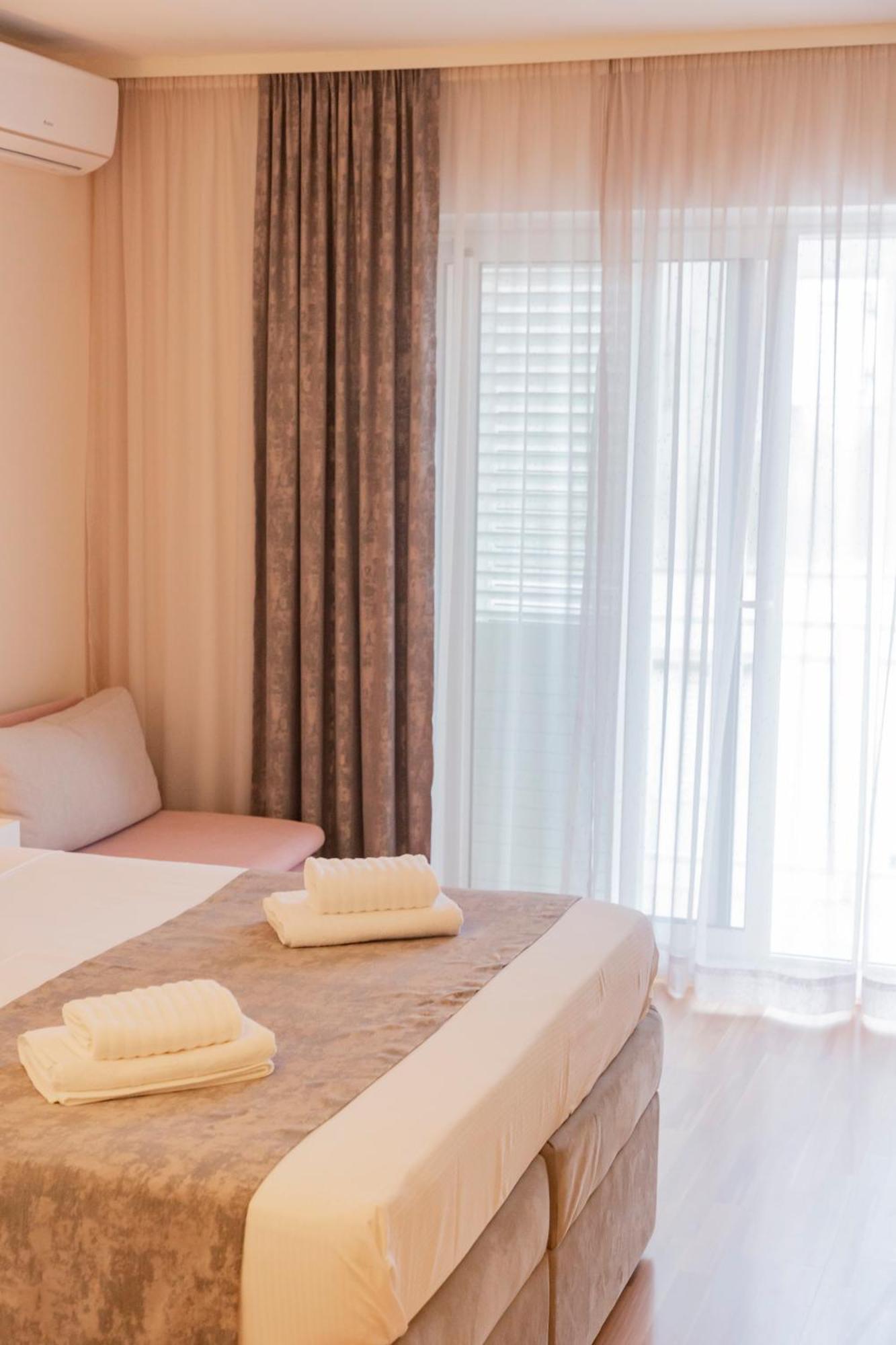 Baska Voda Apartments - Steps From The Beach, Free Parking, Central Location Екстер'єр фото