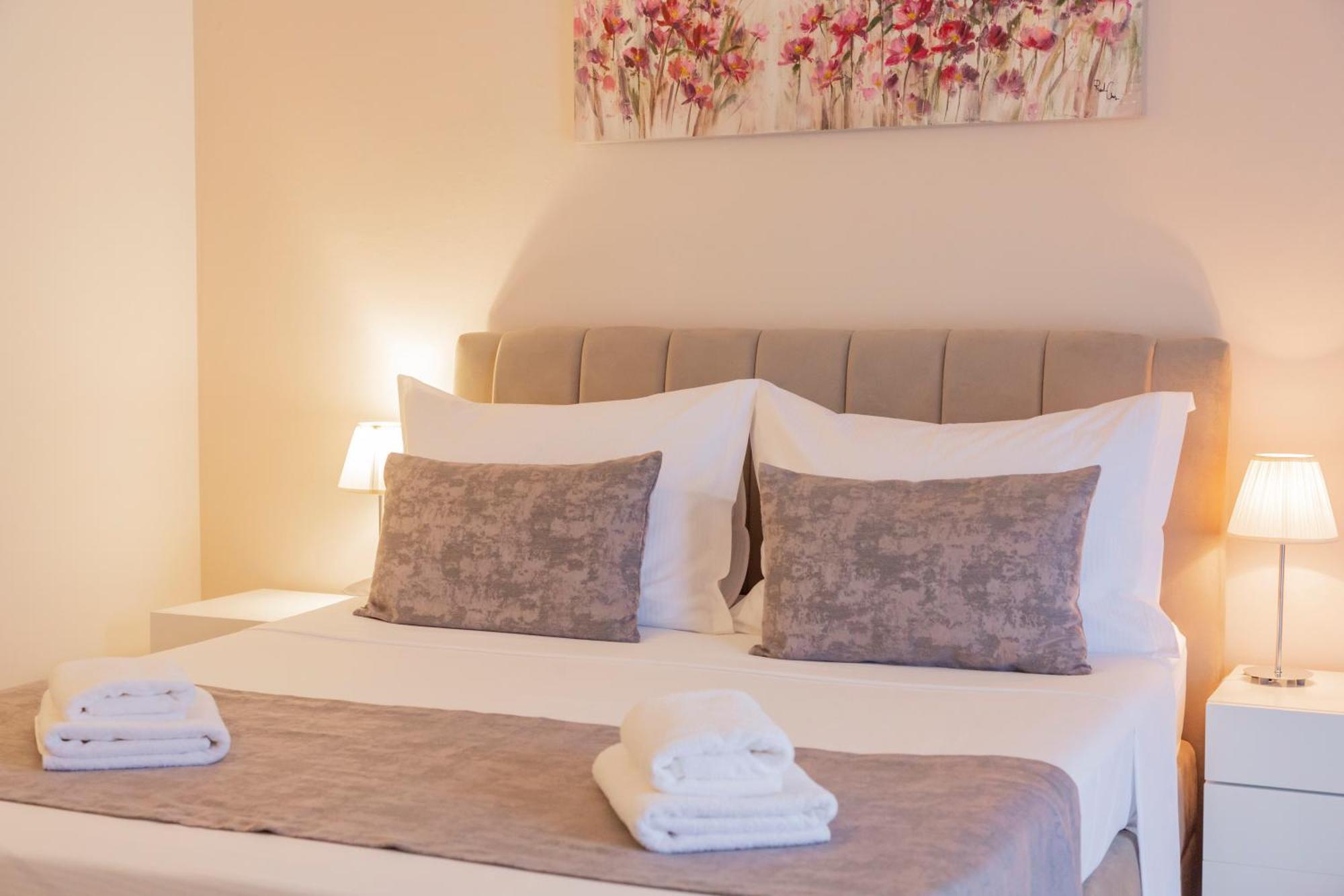 Baska Voda Apartments - Steps From The Beach, Free Parking, Central Location Екстер'єр фото
