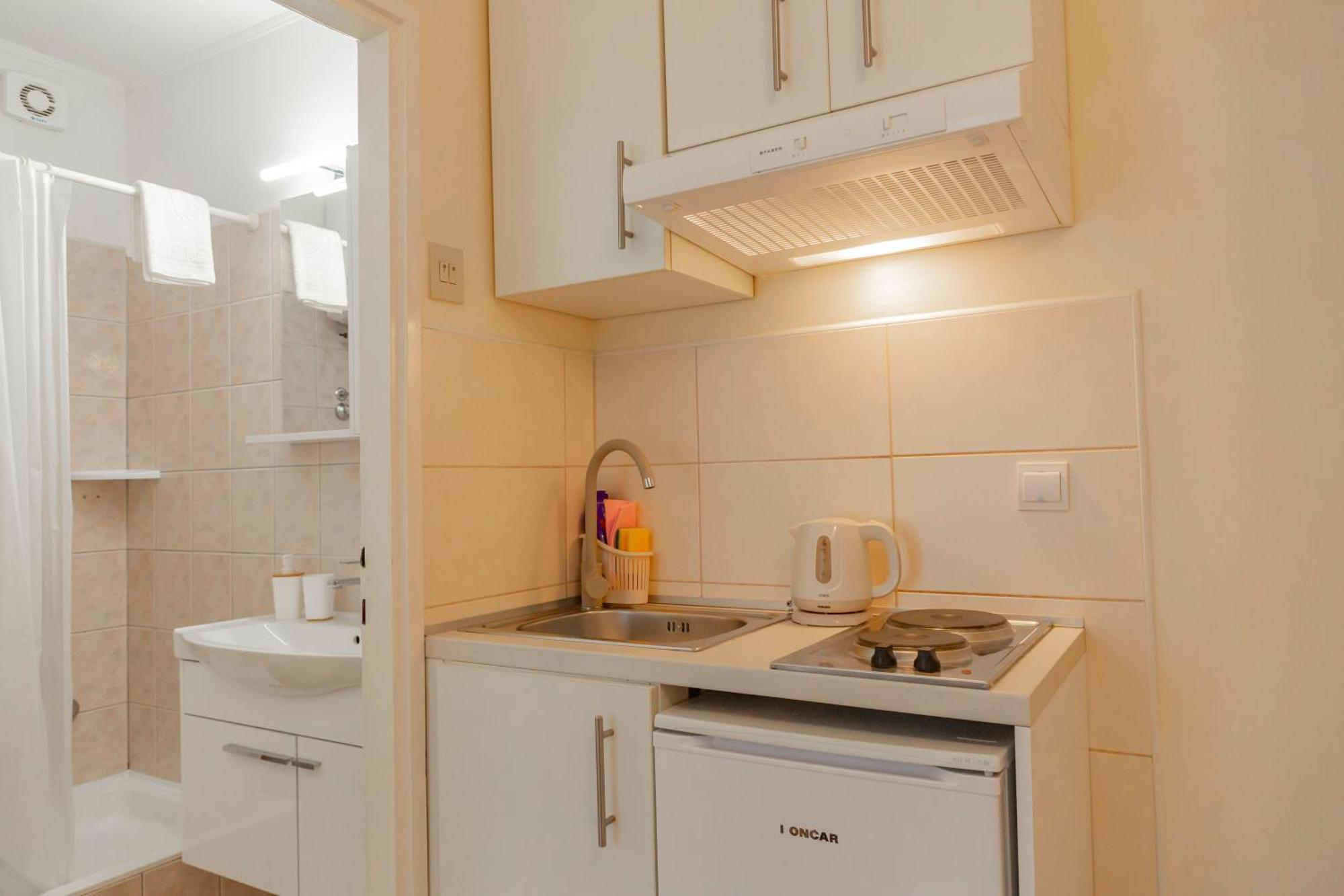Baska Voda Apartments - Steps From The Beach, Free Parking, Central Location Екстер'єр фото