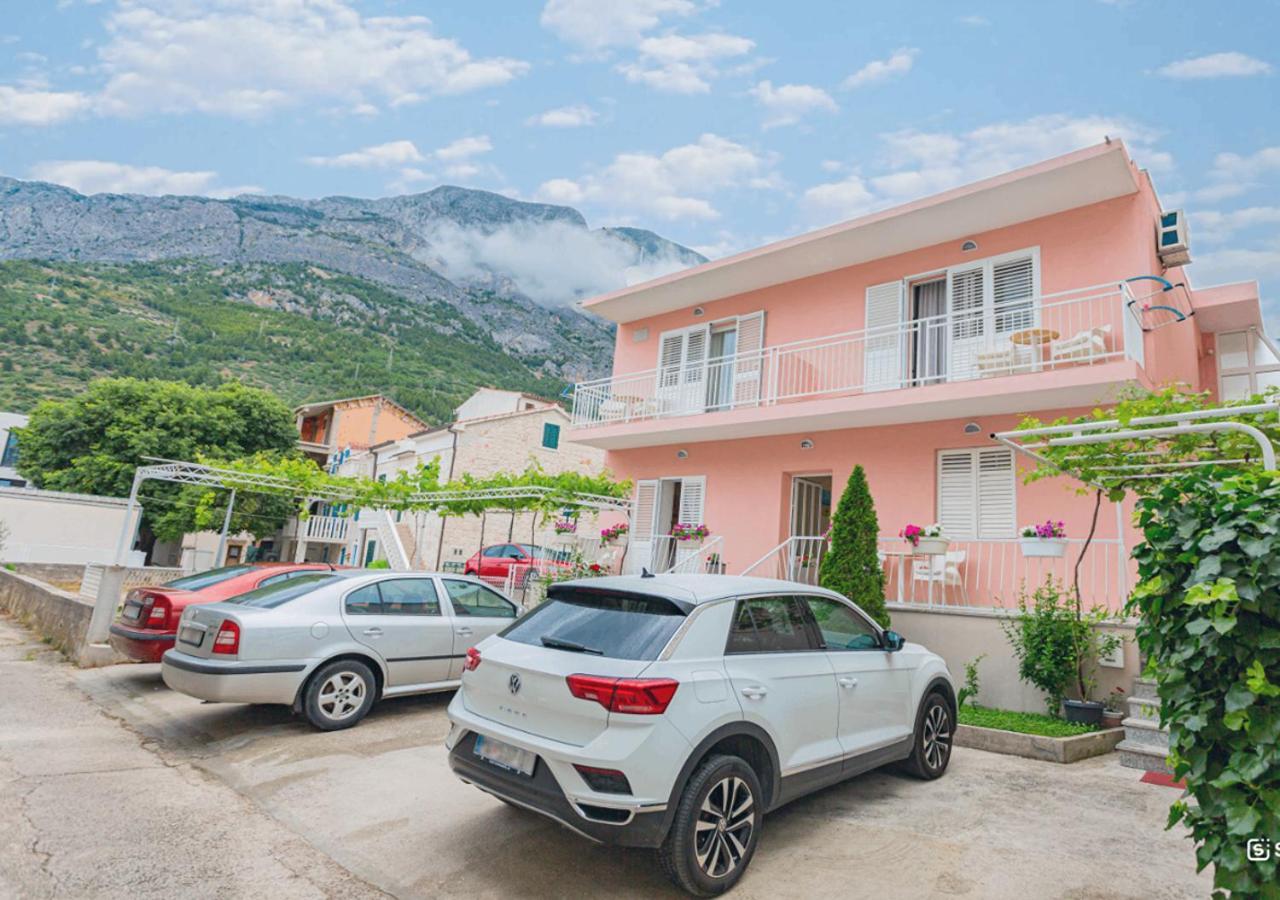 Baska Voda Apartments - Steps From The Beach, Free Parking, Central Location Екстер'єр фото