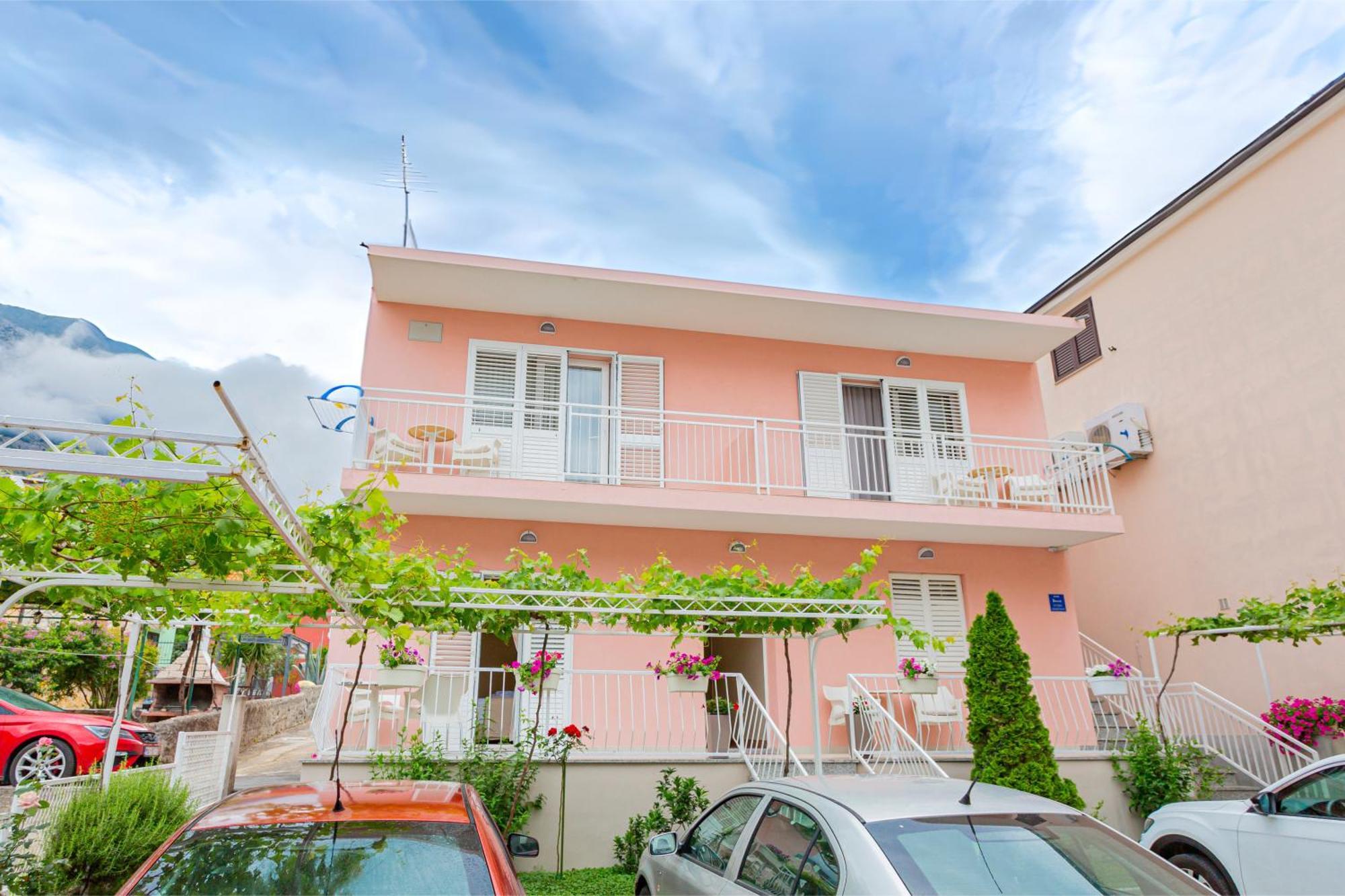 Baska Voda Apartments - Steps From The Beach, Free Parking, Central Location Екстер'єр фото
